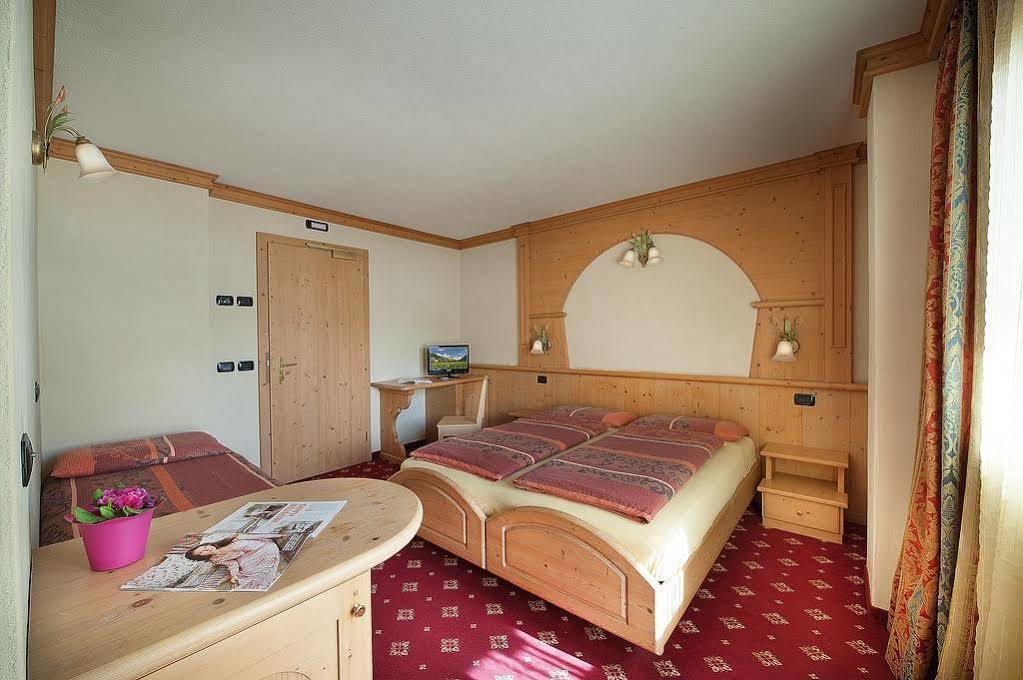Hotel Champagne Livigno Buitenkant foto